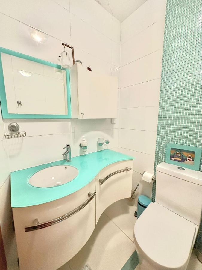 Modern In Spacious Дом отдыха Лондон